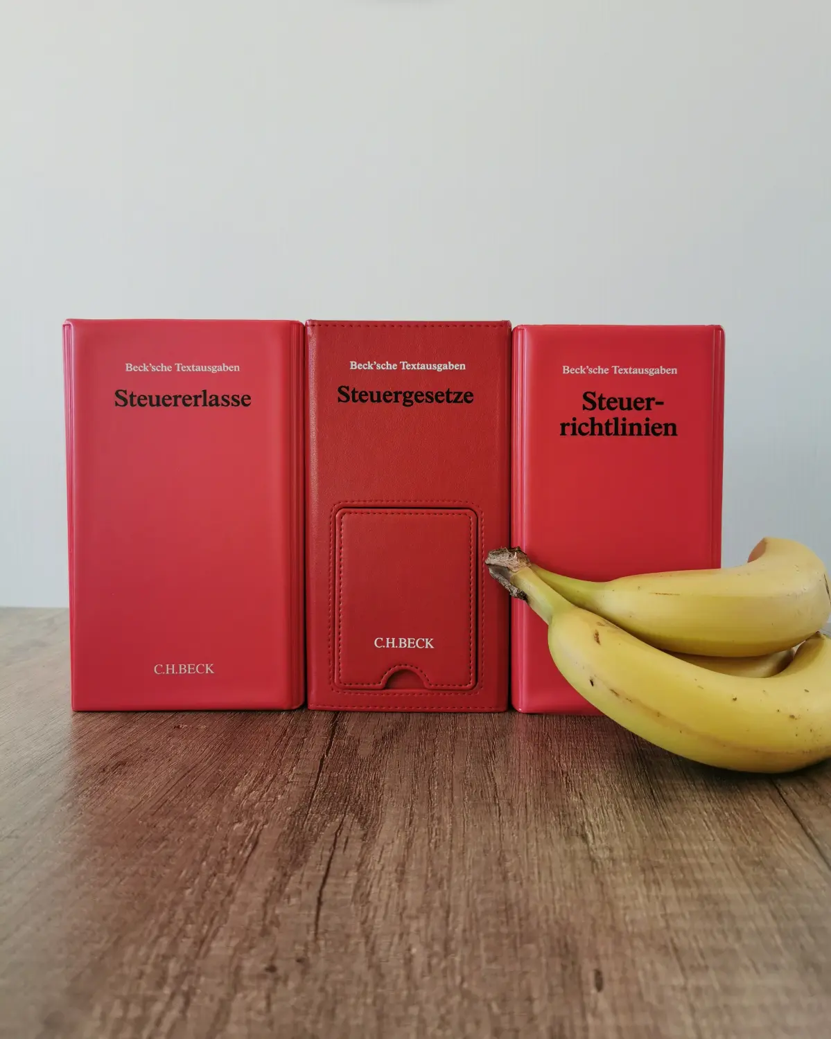 Dateien zusammen mit der Banane von Steuerberaterin Janine Schlacht